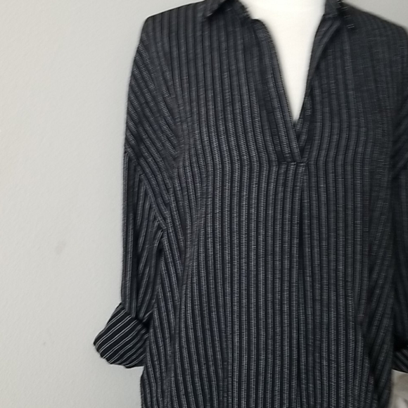 NWT Universal thread pullover blouse/top - Picture 3 of 8